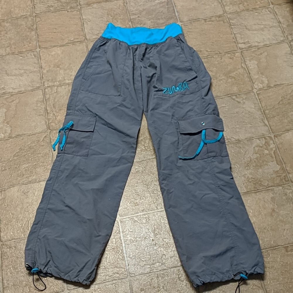 Zumba Cargo pants size med. *see all photos/desc